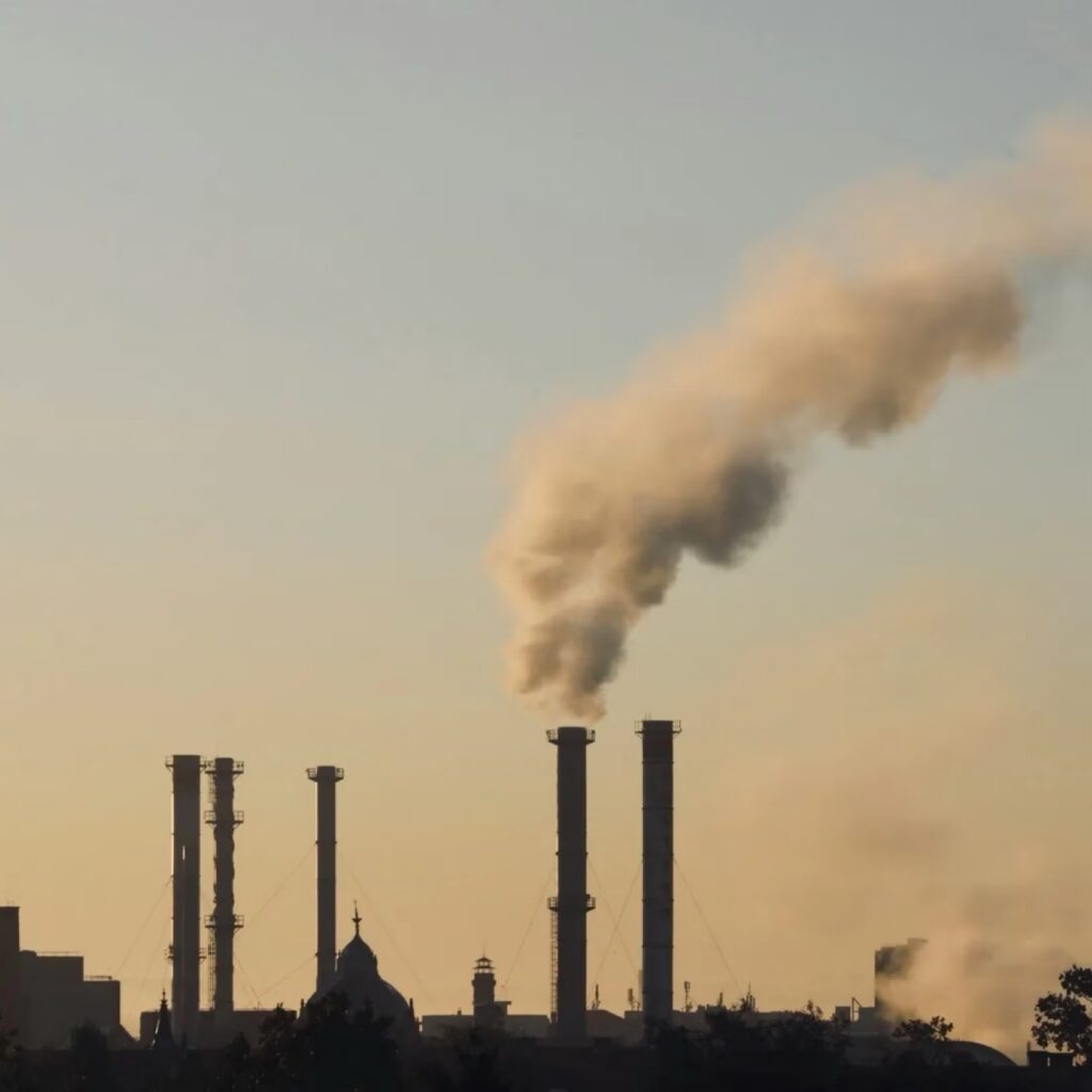 Climatic and Environmental Factors Matter for Internal European Net Migration: A Panel Regression Analysis of 19 European Countries from 2004 to 2019