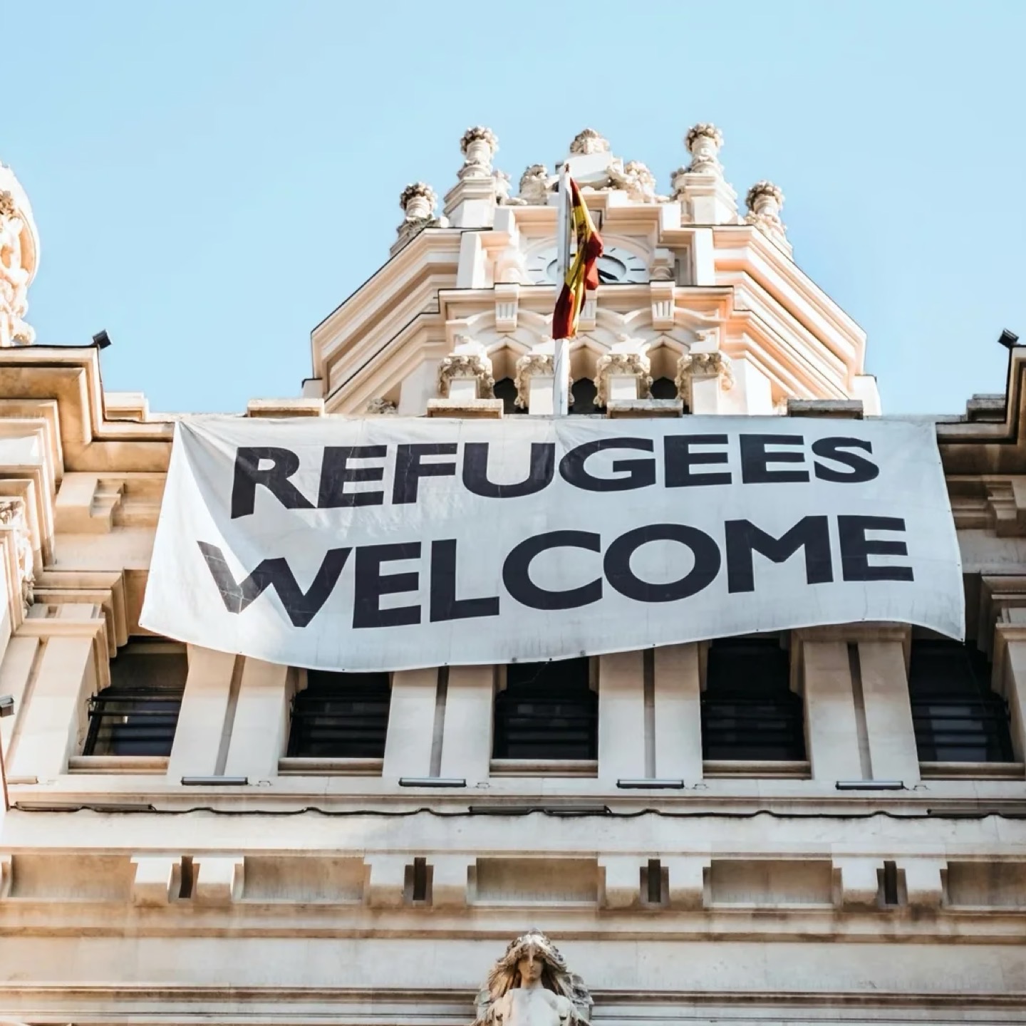 Climate Change and Migration: New Insights from a Dynamic Model of Out-Migration and Return Migration